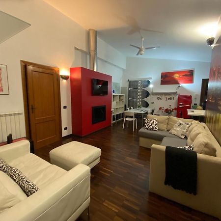 ローマCasa Cirella Near Anagnina Metroアパートメント エクステリア 写真